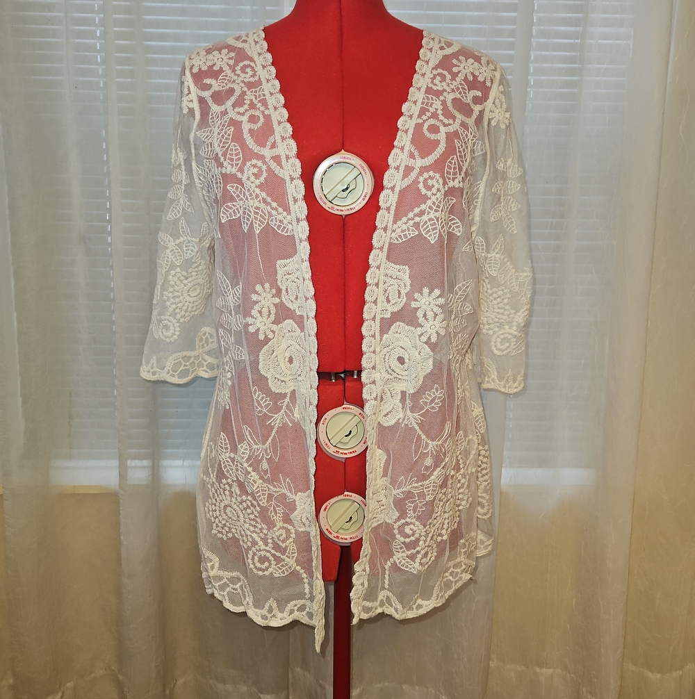 Cowgirl Legend Sheer Ivory Floral Lace Kimono Robe Elegant Cover-Up